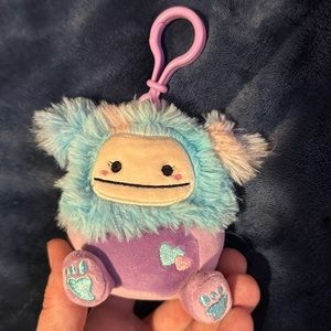 Eden the Bigfoot Valentine’s Day squishmallow clip NWT